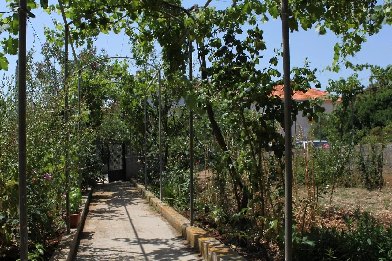 Apartments By The Sea Verunic, Dugi Otok - 8104 Veli Rat
