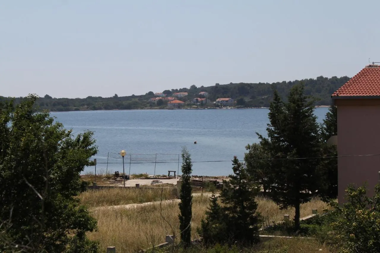 Apartments By The Sea Verunic, Dugi Otok - 8104 Veli Rat